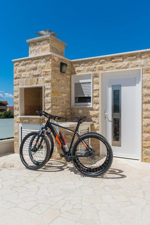 Villa Buzuk Vodice Eksteriør billede