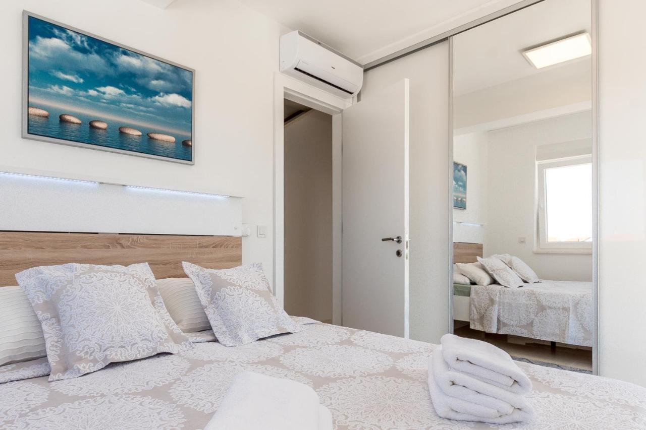 Villa Buzuk Vodice Eksteriør billede